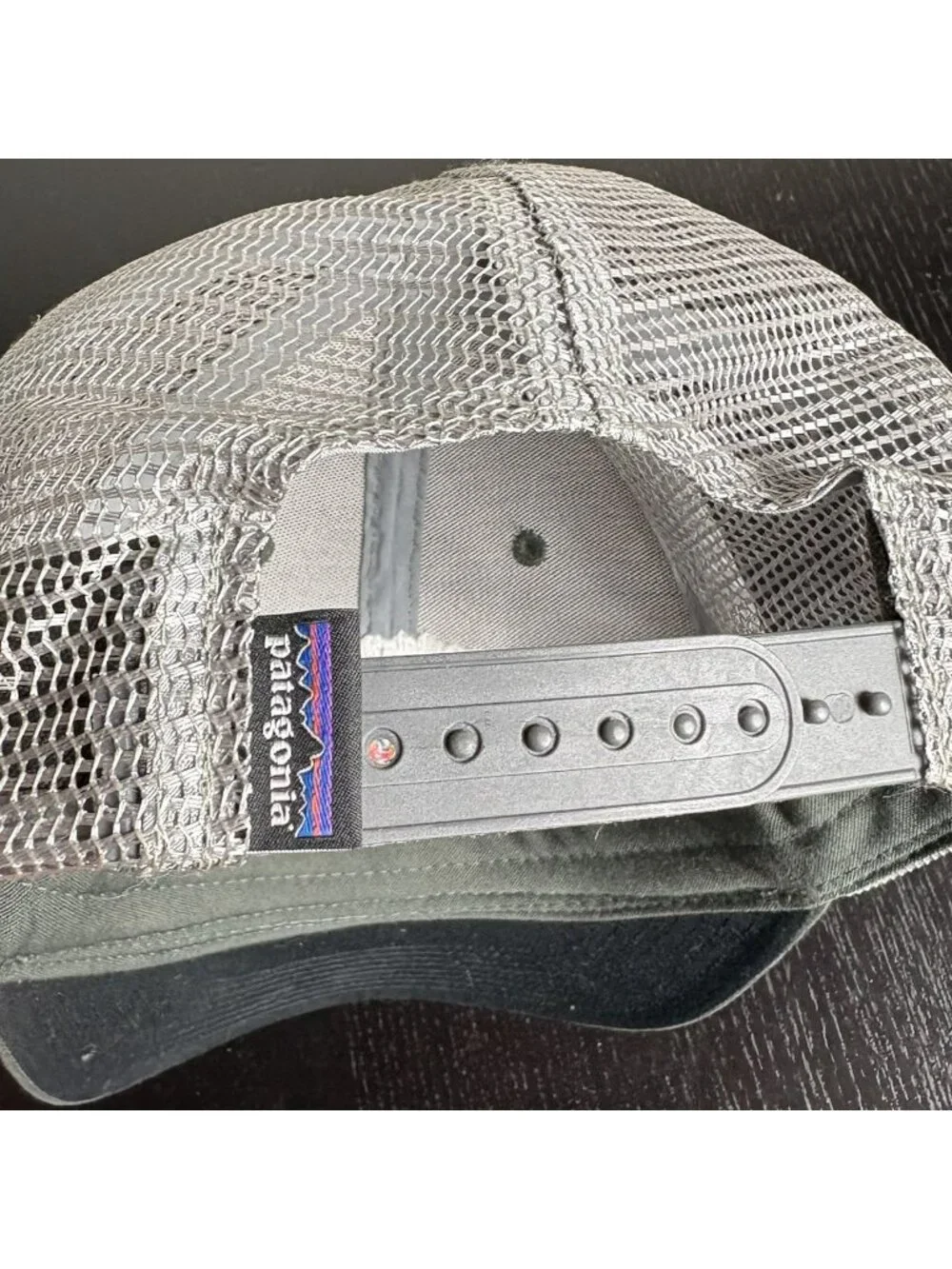 PATAGONIA World Trout Fish Mens Gray Baseball Cap Mesh Trucker Hat